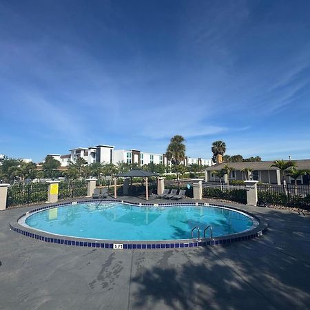 Super 8 By Wyndham Kissimmee-Orlando Hotel Four Corners Exterior photo