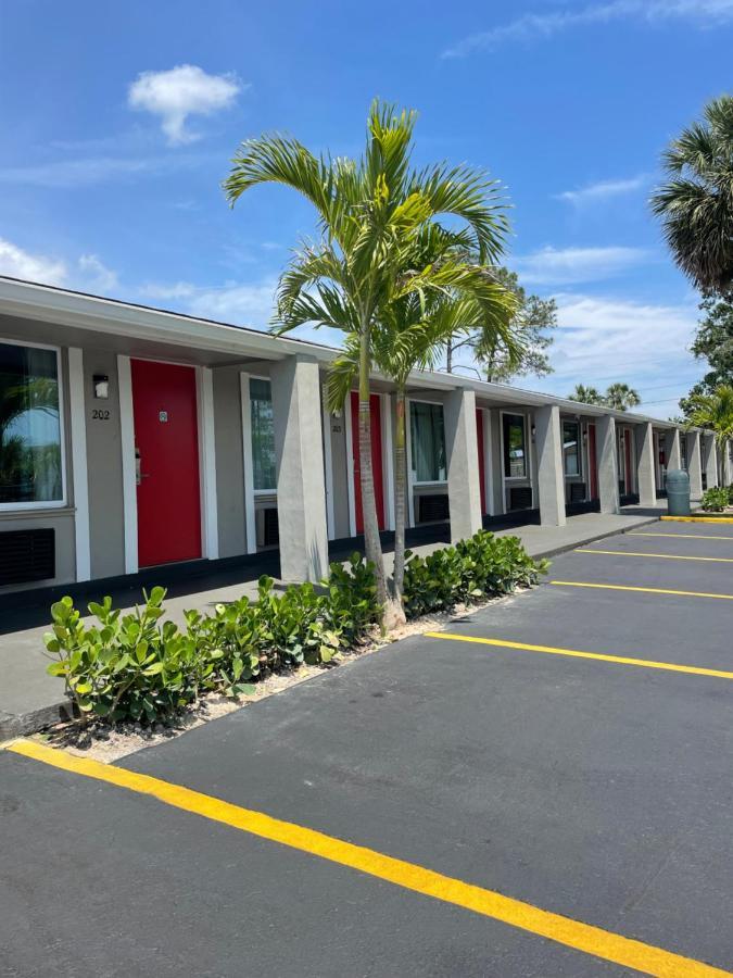Super 8 By Wyndham Kissimmee-Orlando Hotel Four Corners Exterior photo