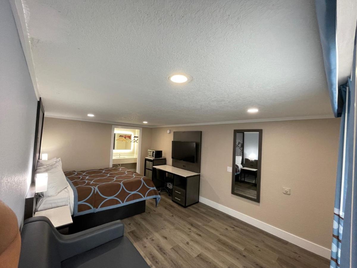 Super 8 By Wyndham Kissimmee-Orlando Hotel Four Corners Exterior photo