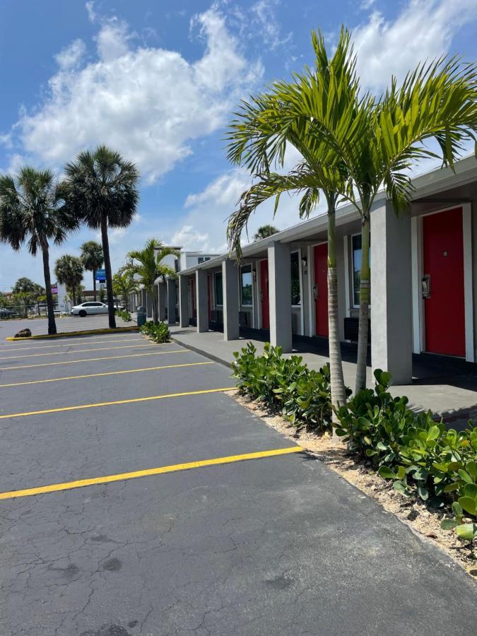 Super 8 By Wyndham Kissimmee-Orlando Hotel Four Corners Exterior photo