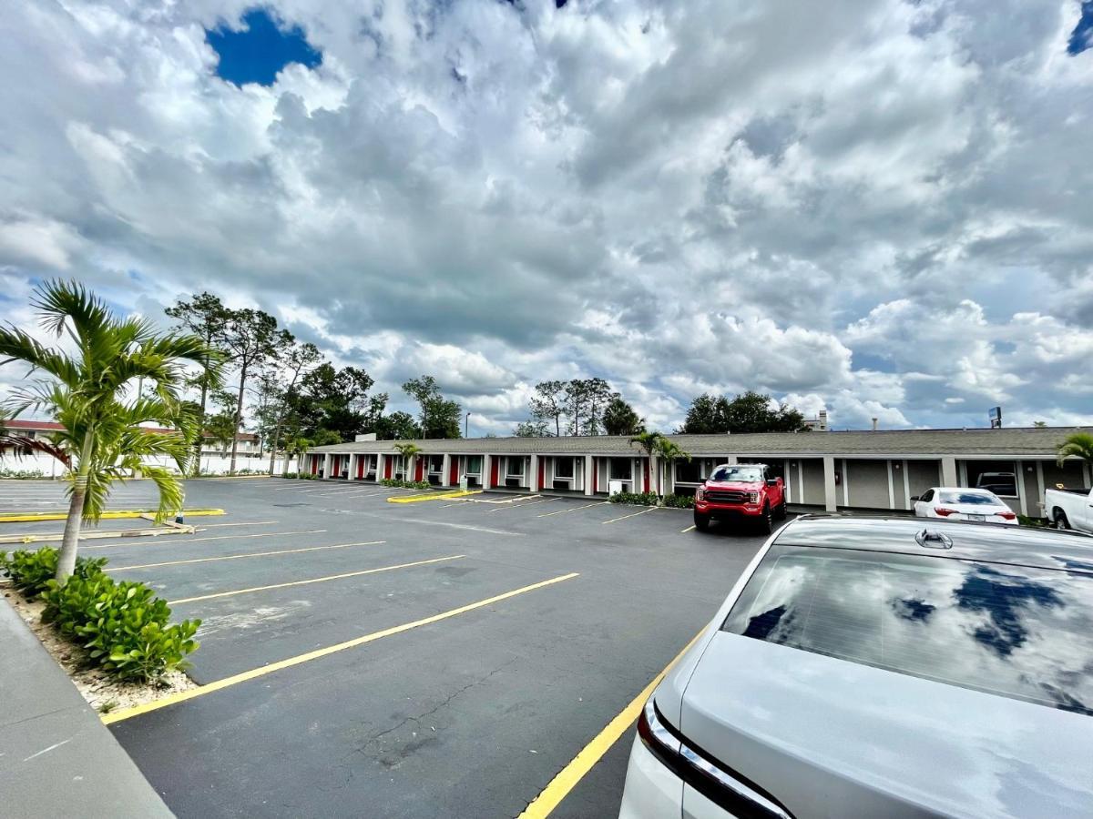 Super 8 By Wyndham Kissimmee-Orlando Hotel Four Corners Exterior photo